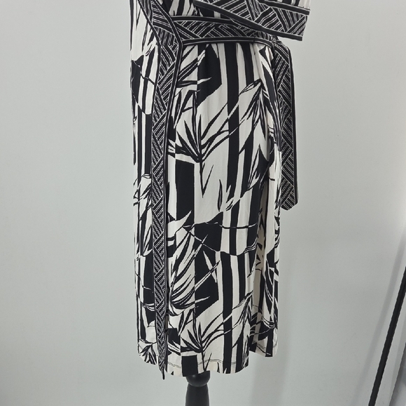 BCBGMaxAzria Black and White Patterned Midi Dress NWT - Picture 16 of 16